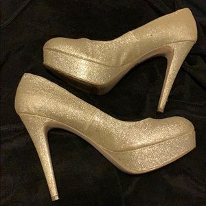 G by Guess, size 10, platform, gold glitter